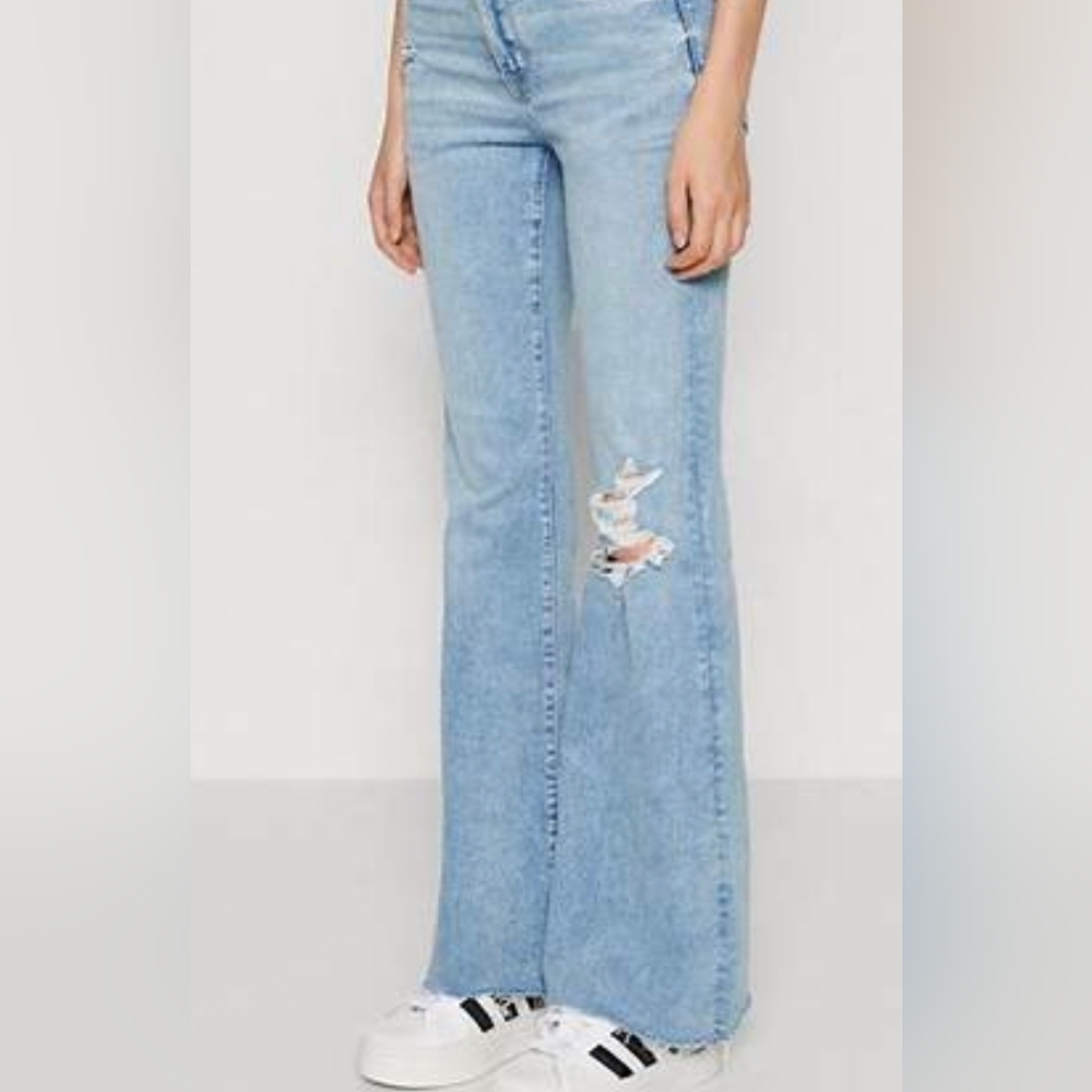 American Eagle Flare Jeans 4 Short
